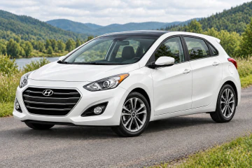 Hyundai Elantra photo 3
